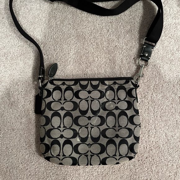 Coach Handbag - Picture 3 of 4